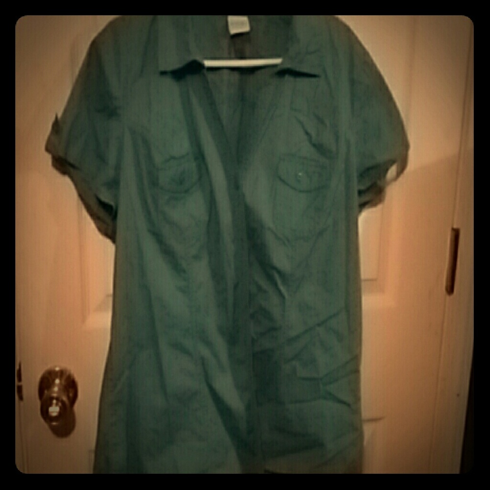 Double pocket teal top